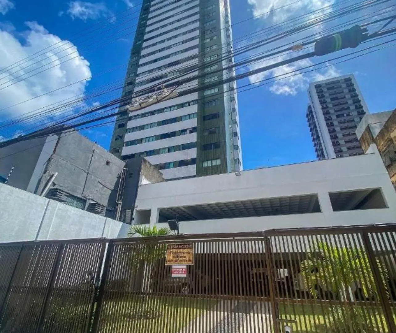 2402 - Flat em Boa Viagem Praia, próx ao shopping, vista mar Recife Apartment